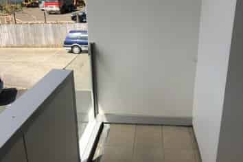 Well-presented 97sqm industrial unit