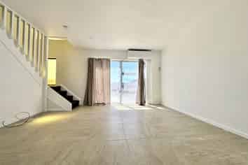 2/113 Avenue Road, Otahuhu