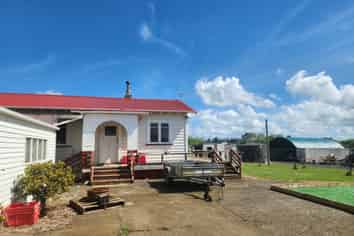 Prime rural hub with cool stores, shed and yard