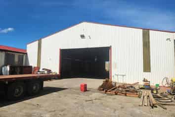 Prime rural hub with cool stores, shed and yard