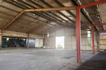 Prime rural hub with cool stores, shed and yard