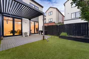 2 Kerewhenua Crescent, Hobsonville