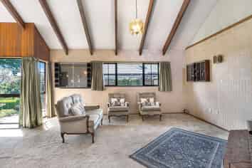 10 Regency Crescent, Redwood