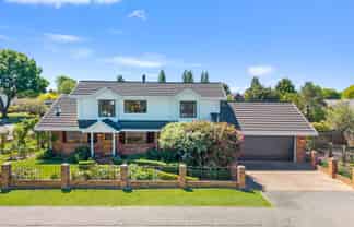 10 Regency Crescent, Redwood