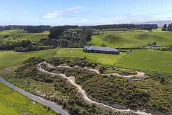 104 Kahuterawa Road, Linton