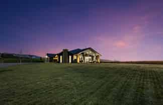 104 Kahuterawa Road, Linton