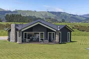 104 Kahuterawa Road, Linton