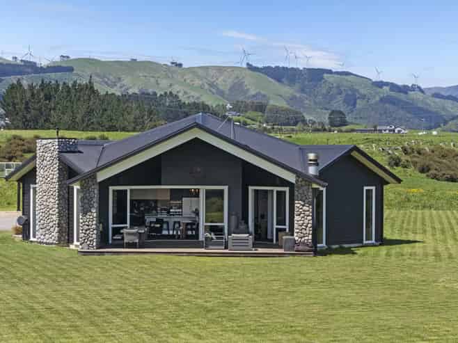 104 Kahuterawa Road, Linton