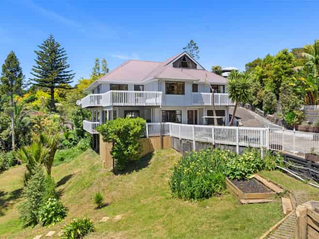 1/553 East Coast Road, Browns Bay