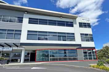 PRIME EXPOSURE GROUND FLOOR ON CORINTHIAN
