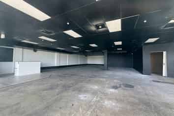 PRIME EXPOSURE GROUND FLOOR ON CORINTHIAN
