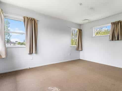 34 Williams Crescent, Otara