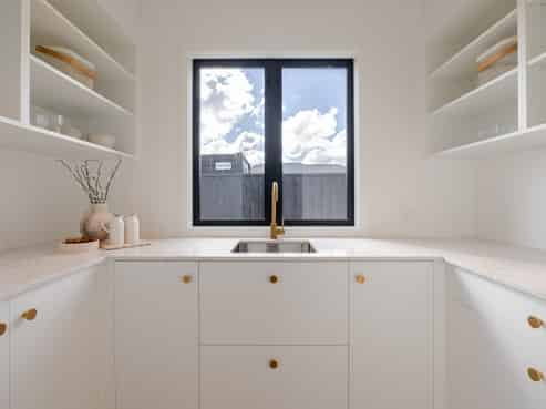 6 Parkside Avenue (off Roots Street East), Feilding