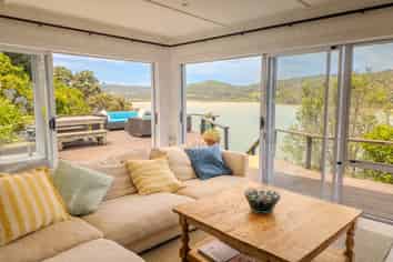 40 Albert Crescent, Ostend