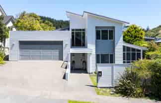 4 Handly Grove, Churton Park