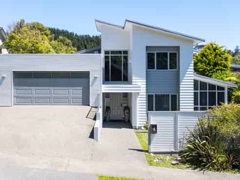 4 Handly Grove, Churton Park