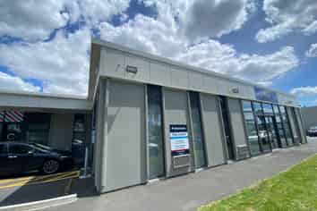 Hamilton East Retail/Office Space