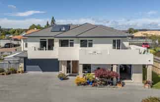 44 Diamond Head, Hairini