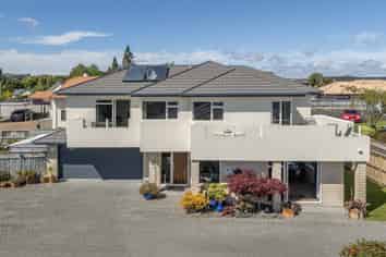 44 Diamond Head, Hairini