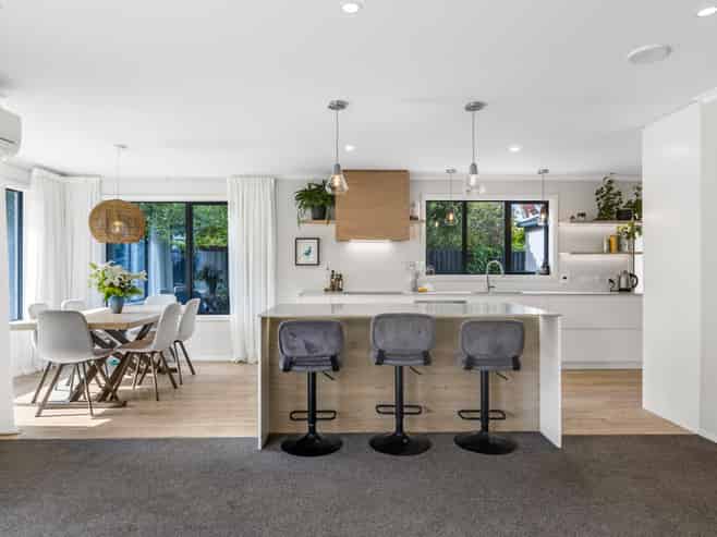 16 Brackendale Place, Burnside