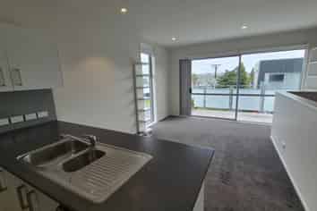 STANMORE BAY LIVE AND WORK
