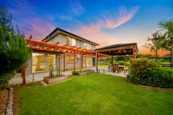 13 Glory Way, Buckland