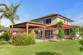 13 Glory Way, Buckland