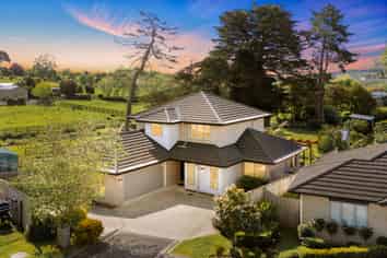 13 Glory Way, Buckland