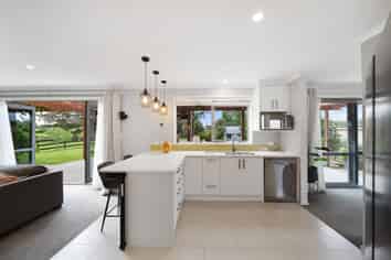 13 Glory Way, Buckland