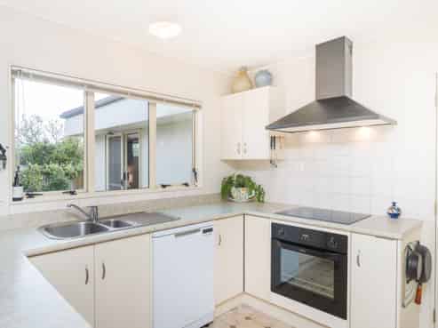 18 Dalfield Place, Highbury