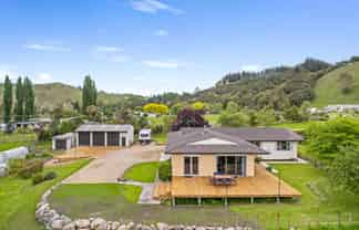 1038 State Highway 4, Parikino