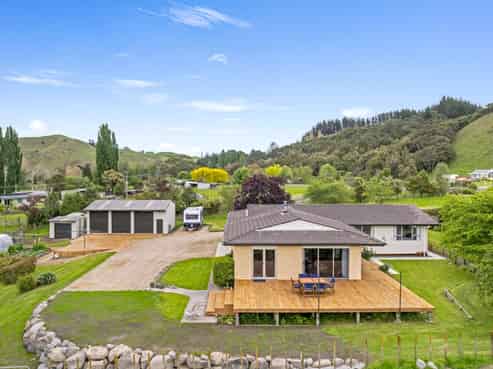 1038 State Highway 4, Parikino