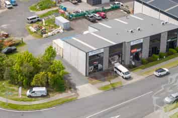 Modern Ashwood Ave Investments 