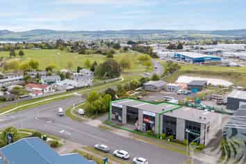 Modern Ashwood Ave Investments 