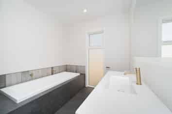 42C Batt Street, West End