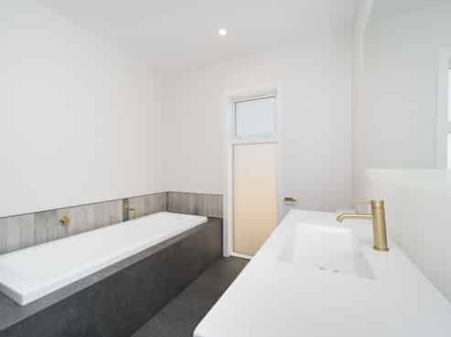 42C Batt Street, West End