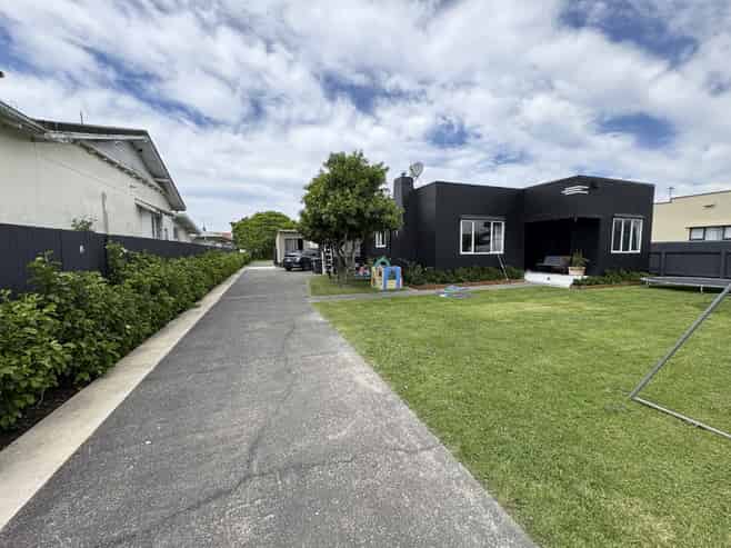 604b Elm Road, Akina