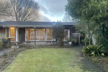 2/179 Dunbars Road, Halswell