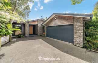24 Natusch Road, Belmont