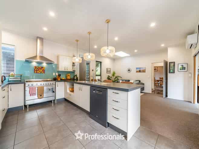 24 Natusch Road, Belmont