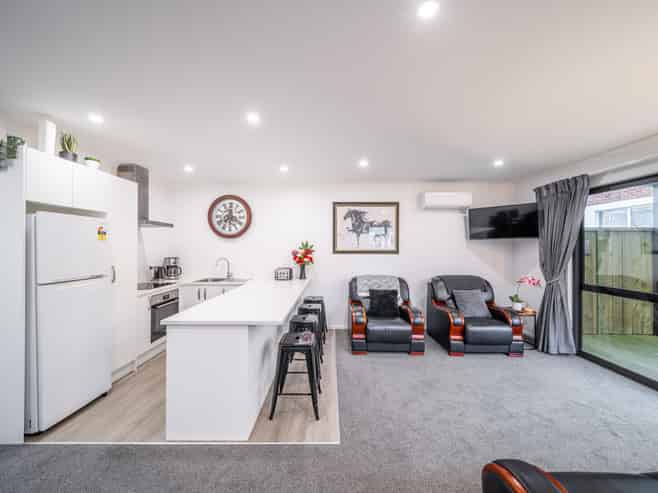 4/102 Howell Avenue, Riverlea