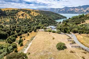 15 Tikao Bay Road, Wainui