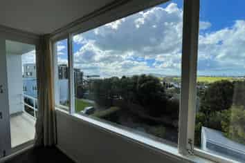 6/76 Coates Avenue , Orakei