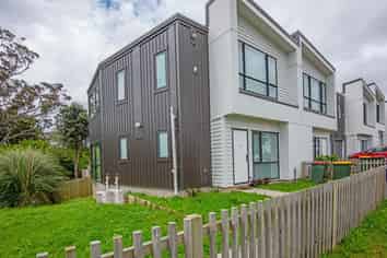 6/27 Swaffield Road , Papatoetoe