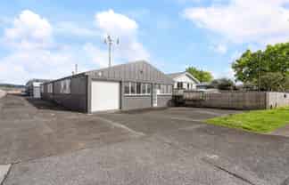 Road-front industrial with live/work opportunity