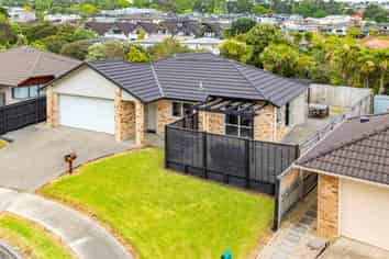 18 Andrusha Place, Flat Bush