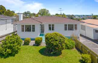 1/15 Kia Ora Road, Beach Haven