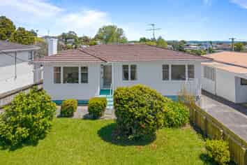 1/15 Kia Ora Road, Beach Haven