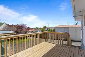 1/15 Kia Ora Road, Beach Haven