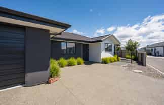 14 Woodley Road, Richmond